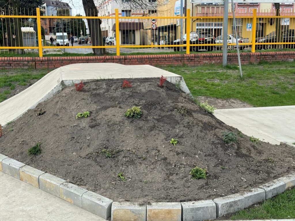 Na zdjęciu element toru skateboardowego